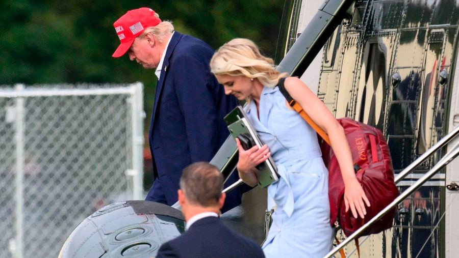 Natalie Harp: Trumps assistent nægter sikkerhedsgodkendelse
