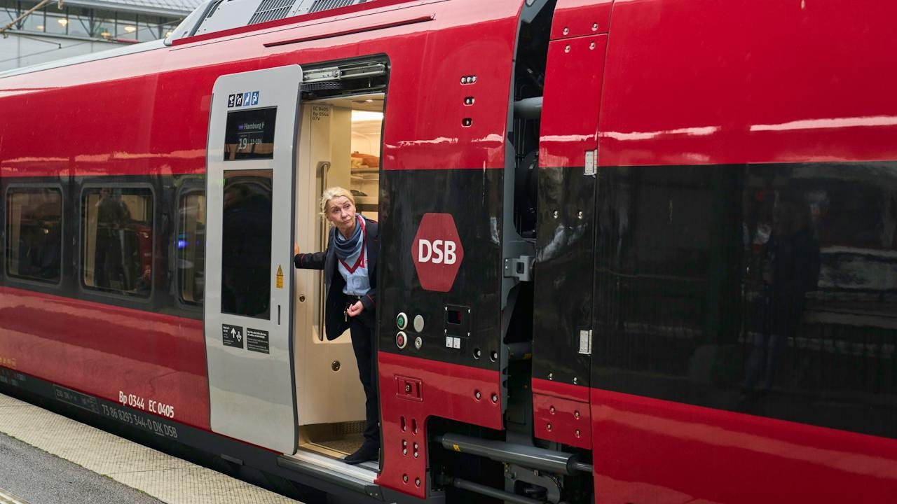 DSB-personalet skældes ud og spyttes på: Togkaosset rammer de ansatte